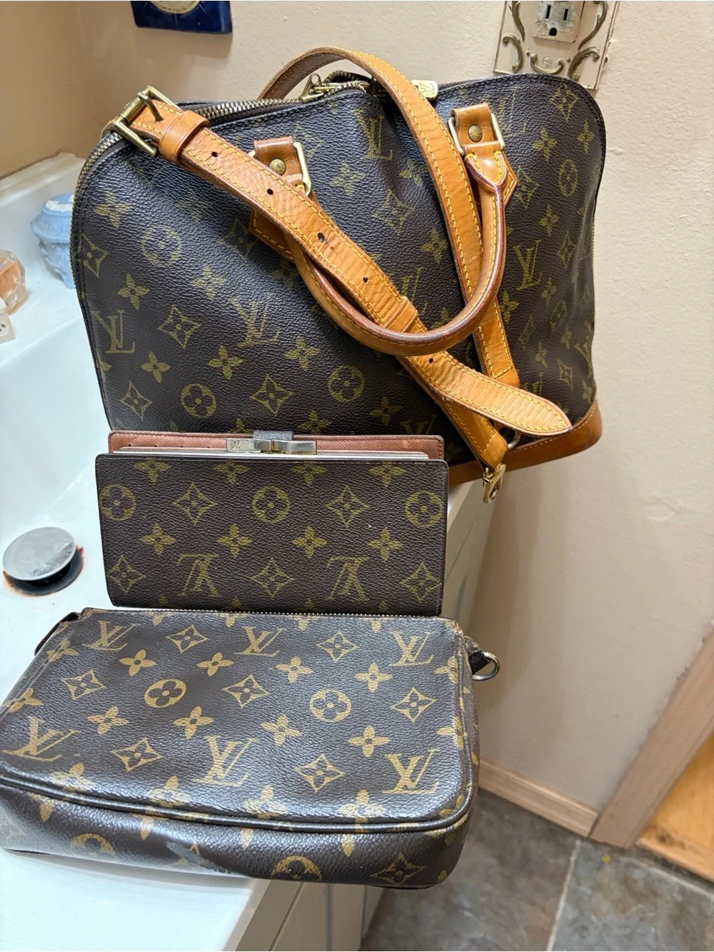 Authentic Louis Vuitton Alma PM TH1927 Original Owner w/ Strap & Wallet - Picture 1 of 16